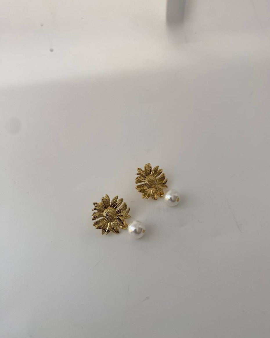 FLOWER PEARL EARRING