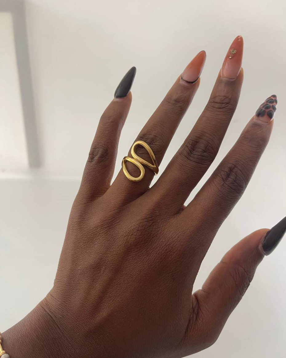 ZOEY RING SIZE 7