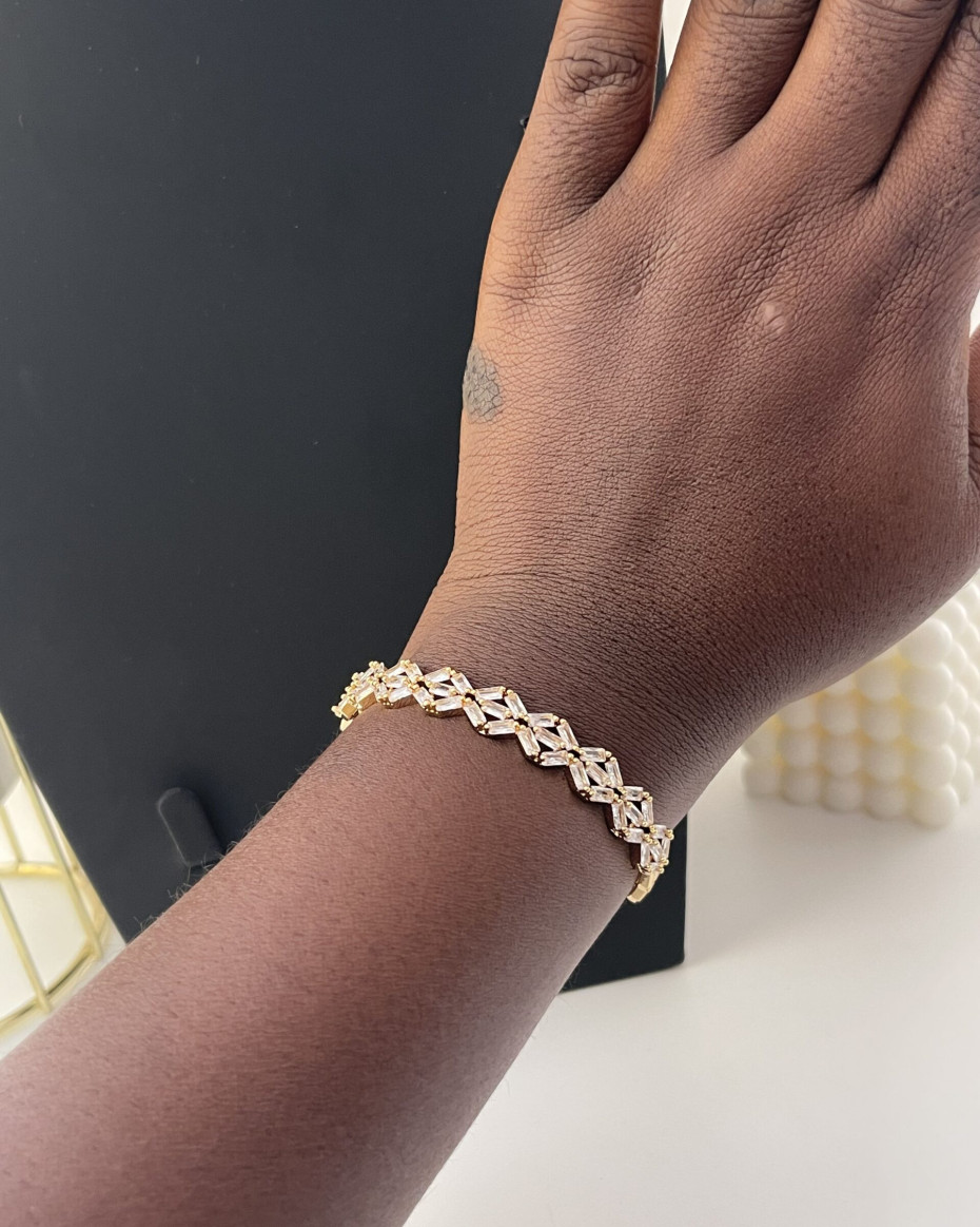 C2 BANGLE 01