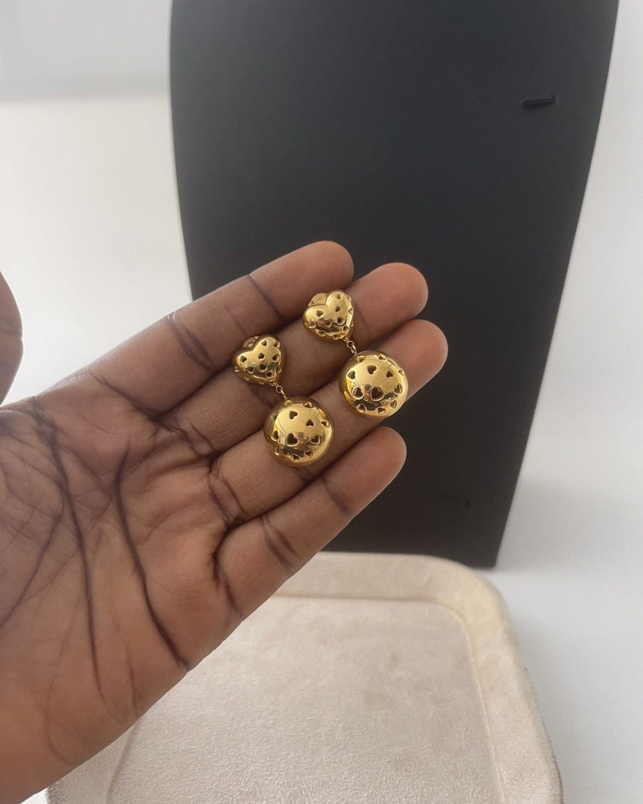 ROUND HEART EARRING