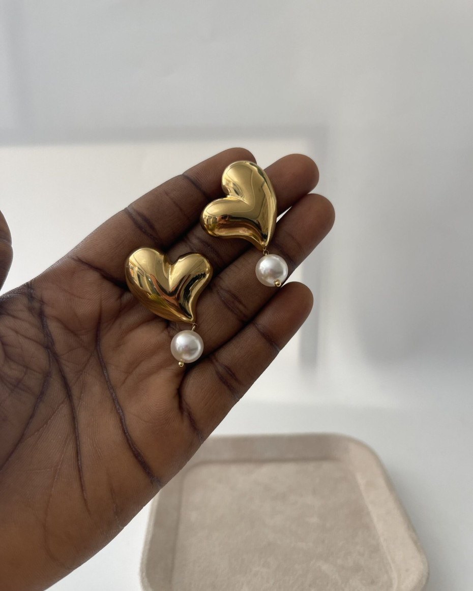 PEARL HEART EARRING