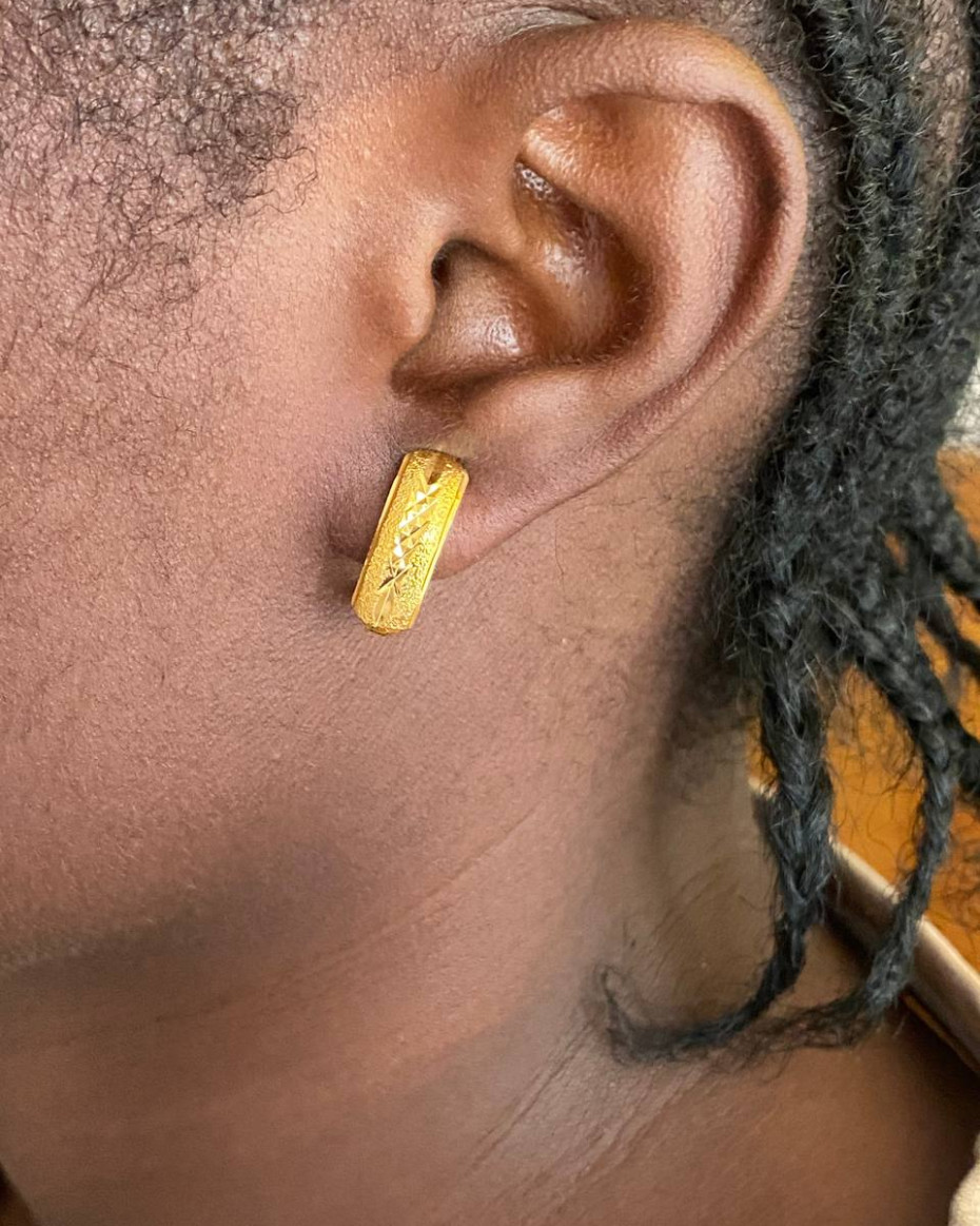 SLIM HUGGIE EARRING, photo 2