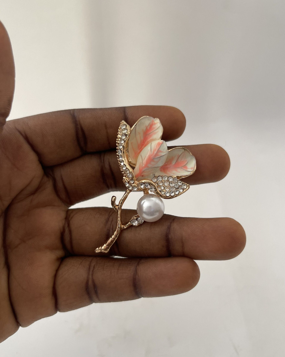 PEACH WHITE BROOCH