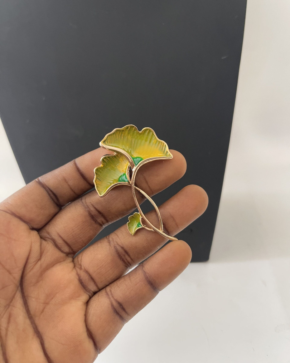 BRANCH PETAL BROOCH