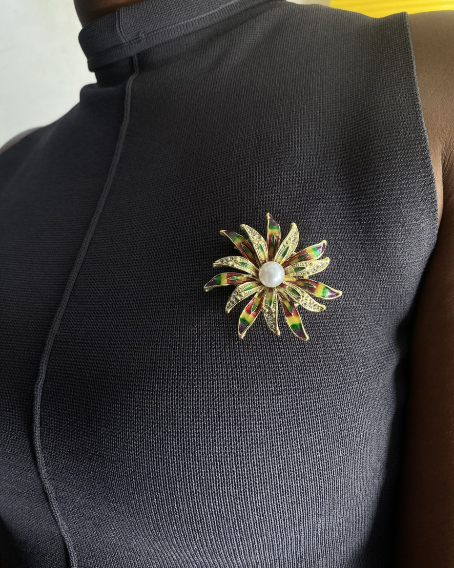 FLORAL BROOCH
