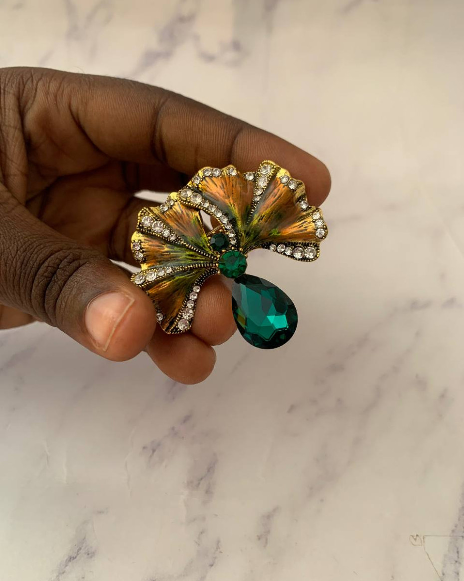 GREEN FAN BROOCH