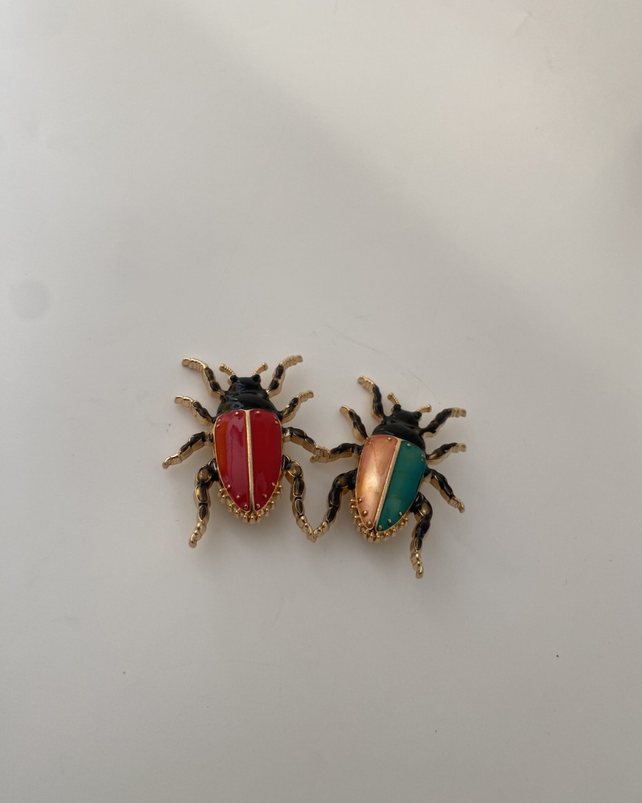 BUG RED BROOCH, photo 2
