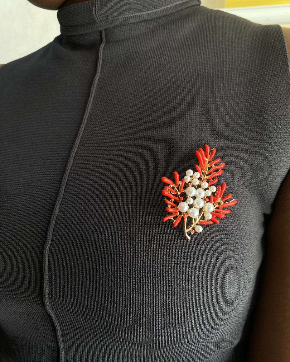 RED PEARLED BROOCH