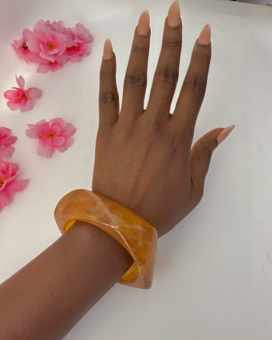 BOLD BROWN BANGLE