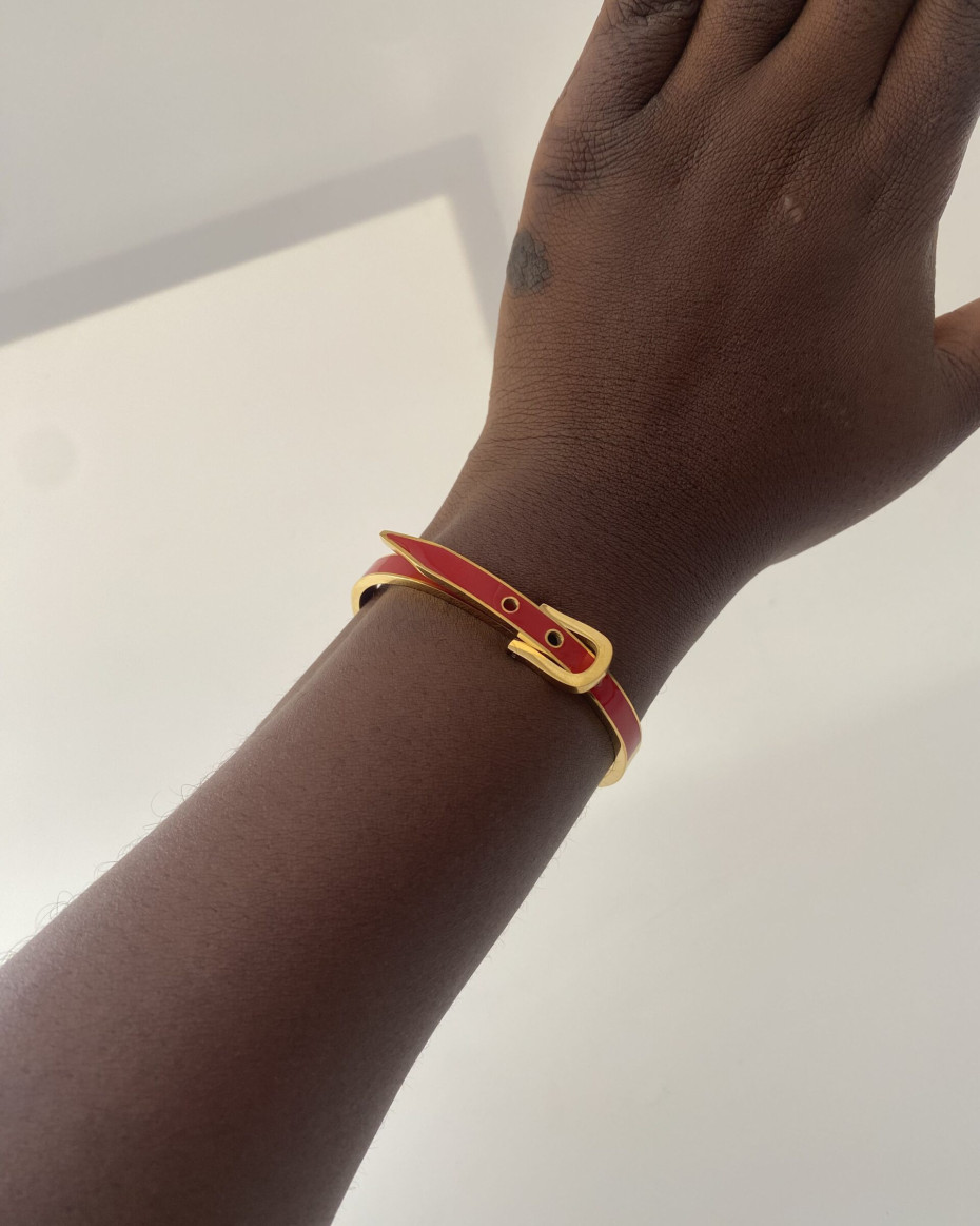 BUCKLE BANGLE RED