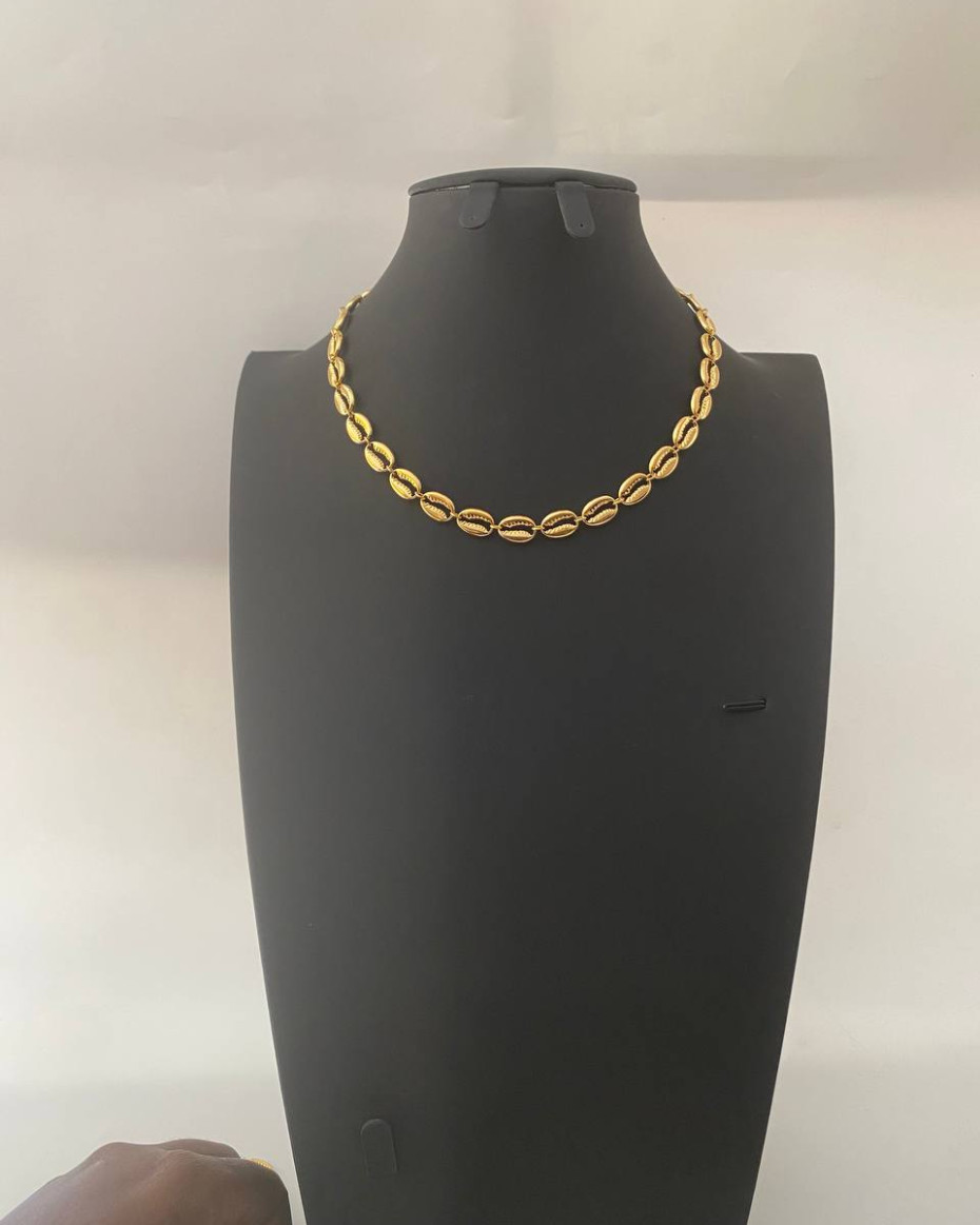 COWRIES NECKLACE