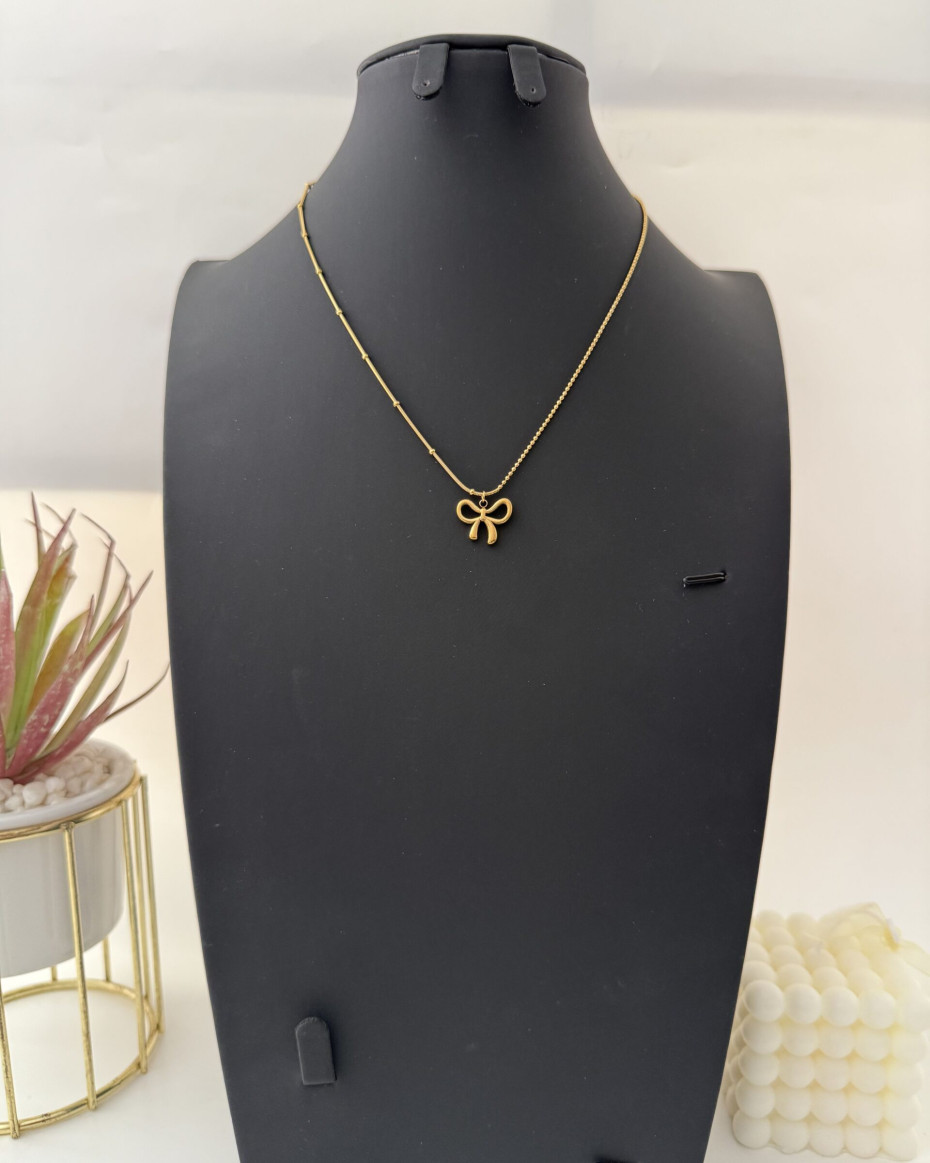 ATTACHED BALL BOW NECKLACE