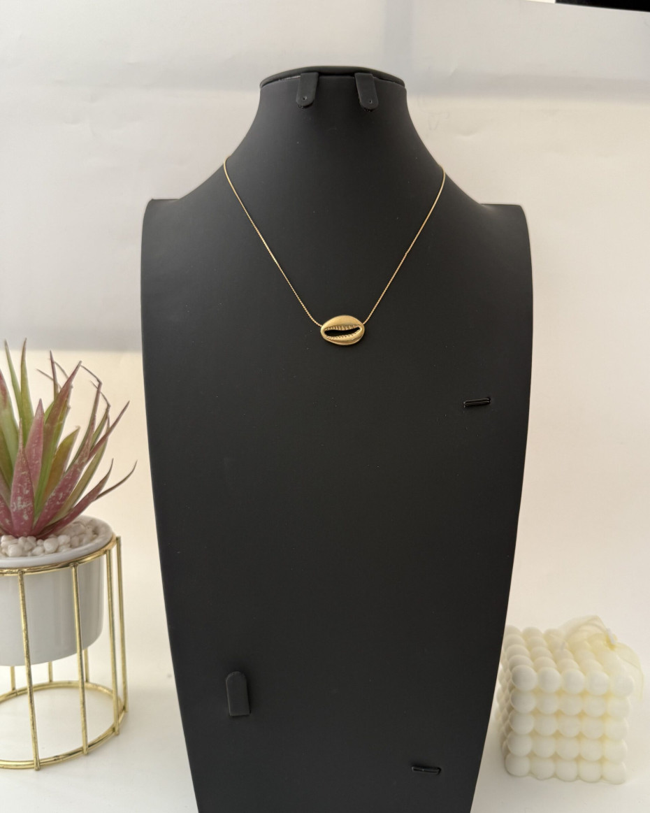 BIG COWRIES NECKLACE