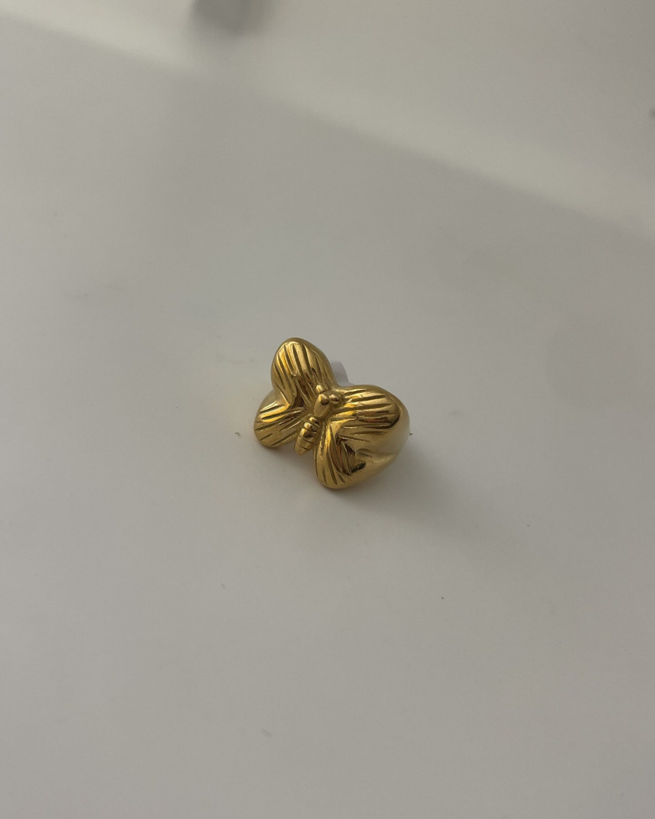 BUTTERFLY SIDE NECKLACE WITH CHARM