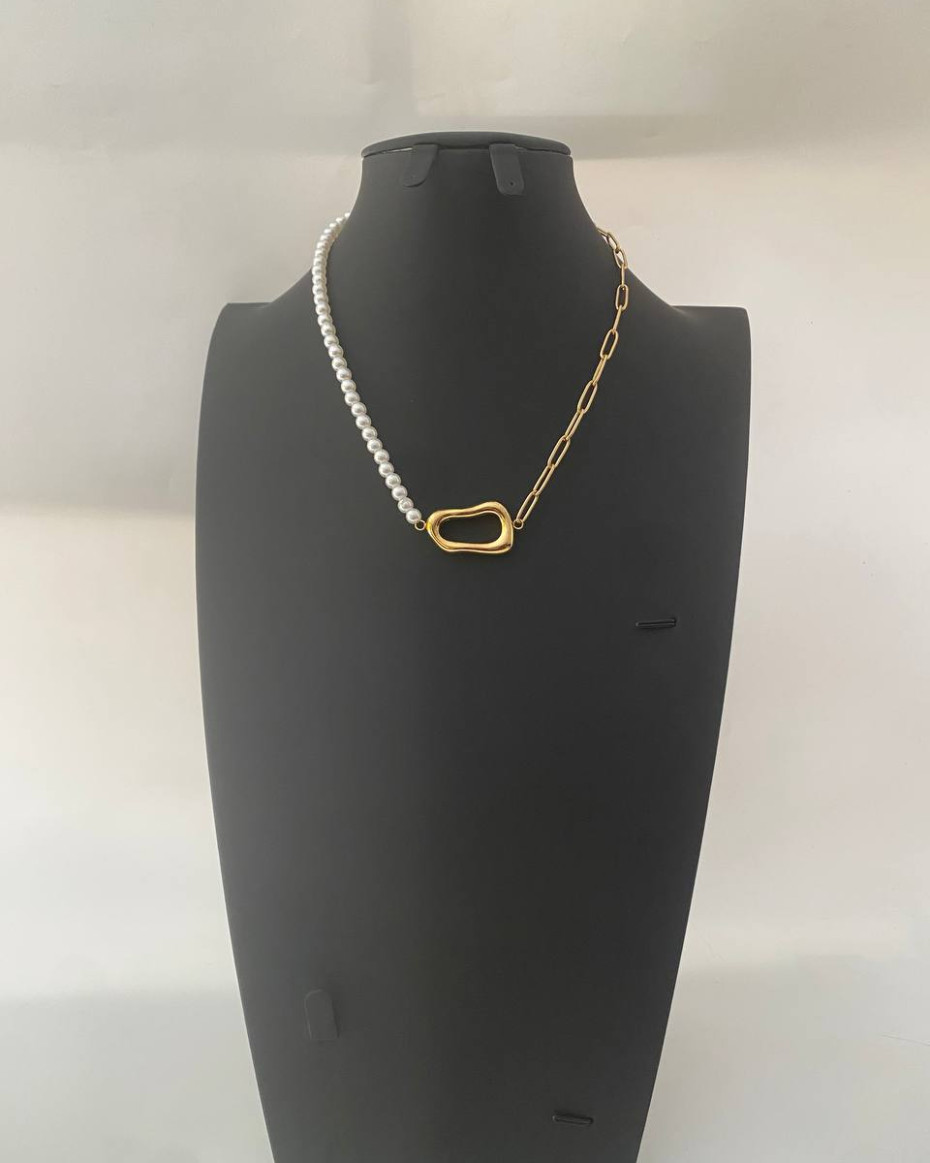 CANADA NECKLACE