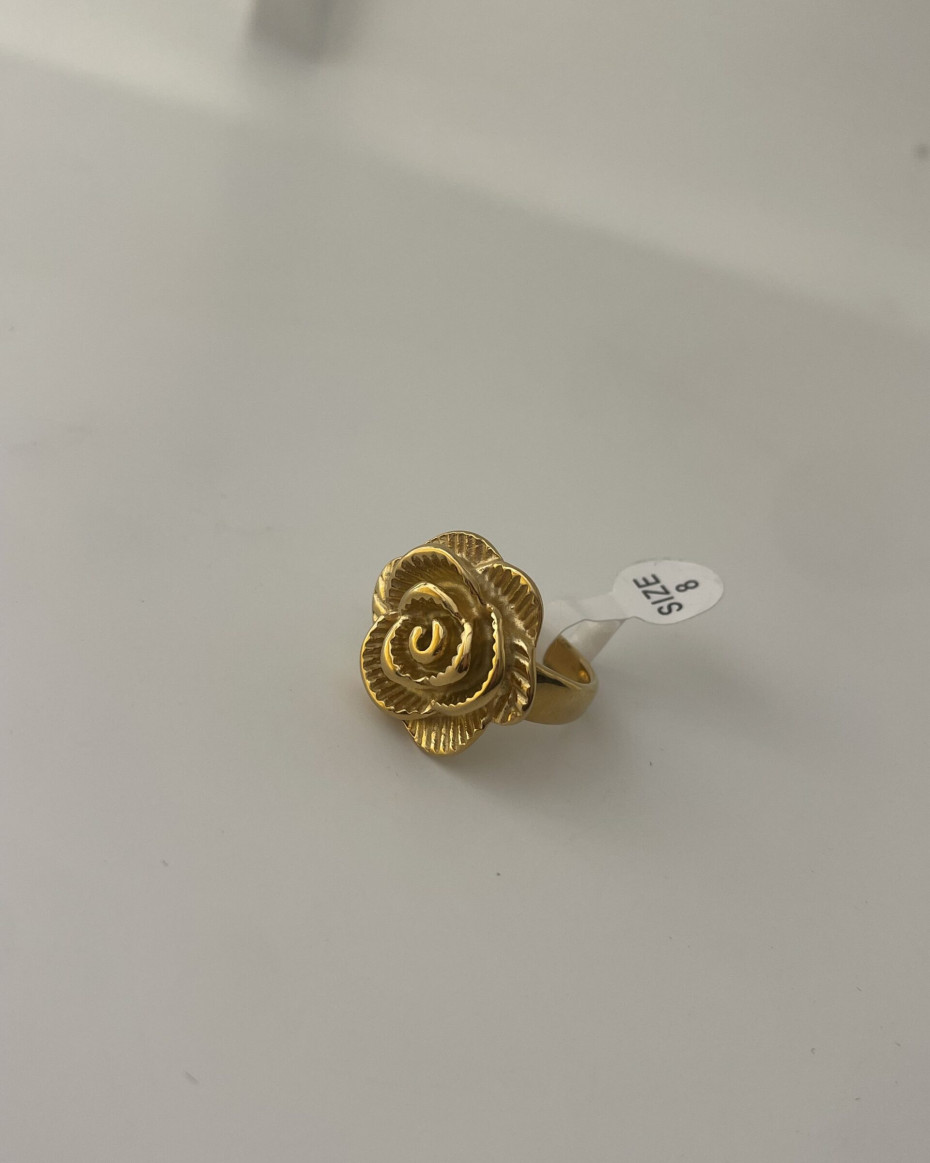 ROSE RING SIZE 9