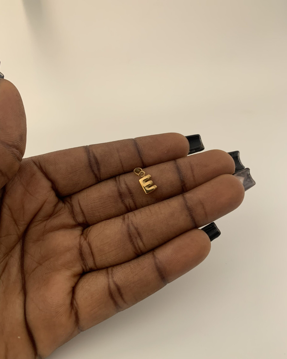 INITIAL E PENDANT