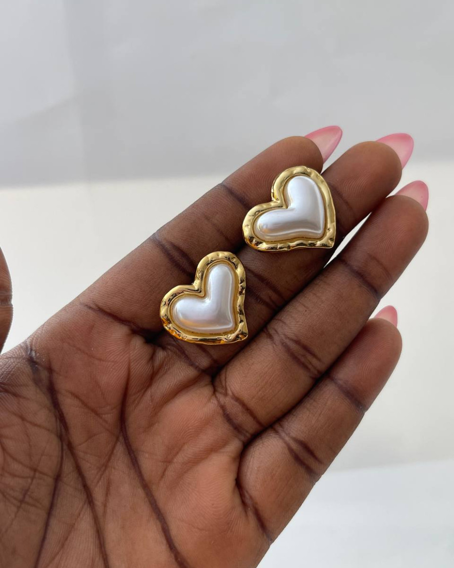 LOVE PEARL EARRING