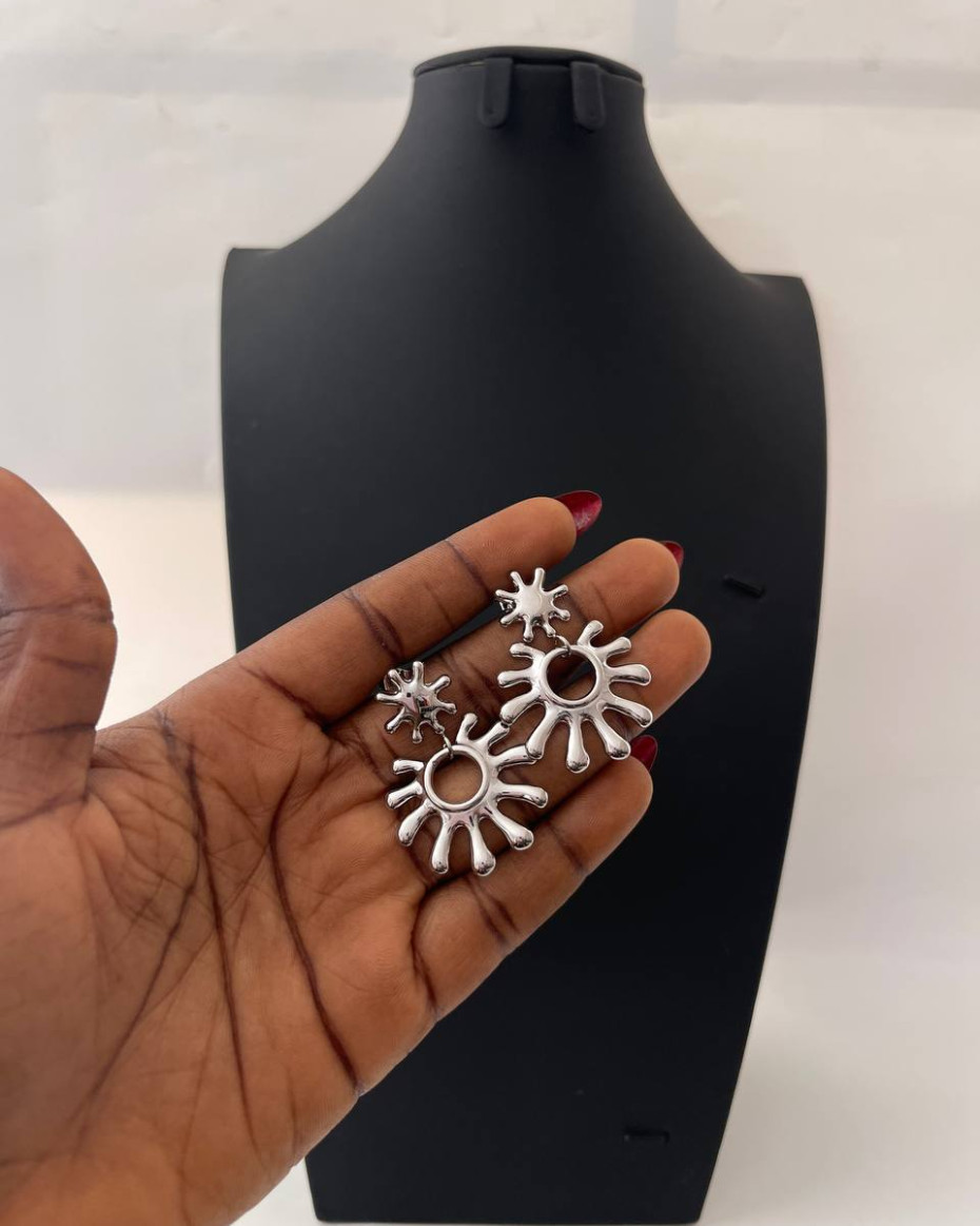 SUNNY SILVER EARRING