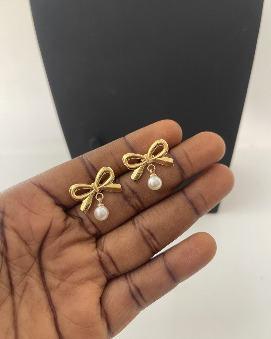 BOW2 PEARL EARRING