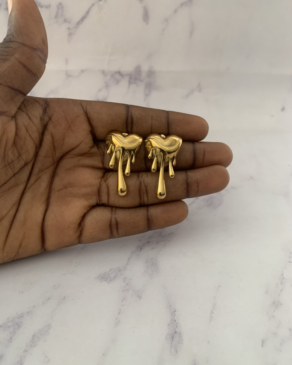 HEART DROPLET EARRINGS