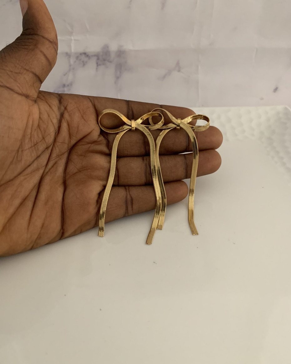 HEIRRINGBONE BOW GOLD EARRING