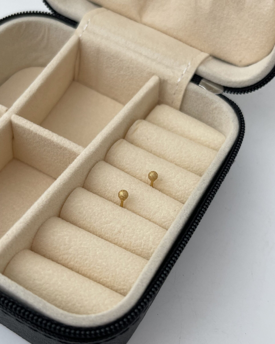 2MM GOLD REPLICA STUD