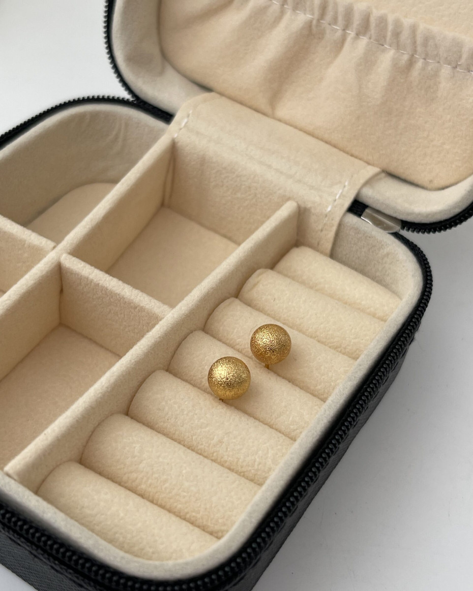 8MM GOLD REPLICA STUD