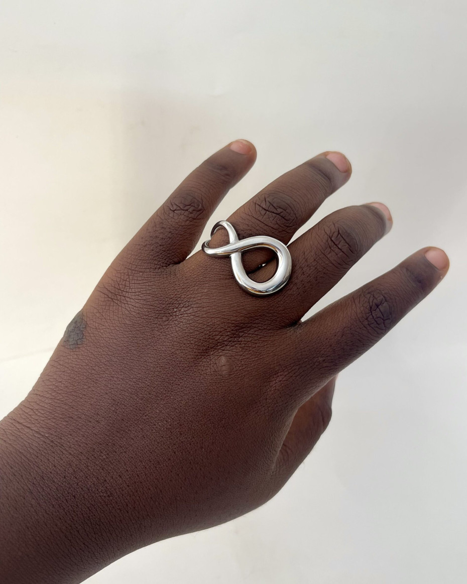 EIGHT ADJUSTABLE SILVER RING