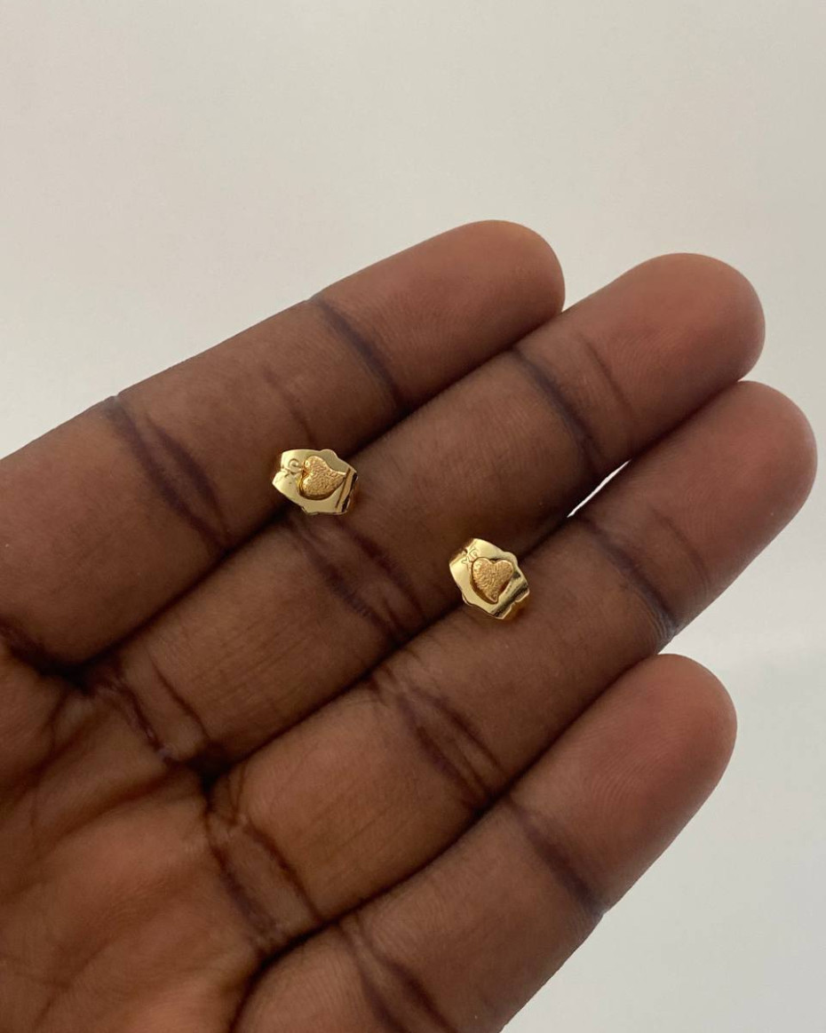TINY HEART STUD