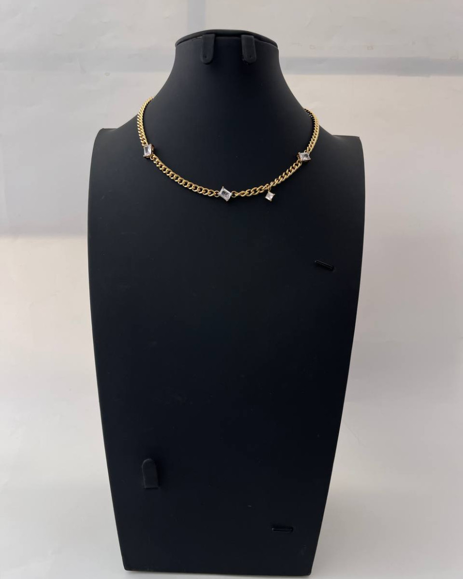 GINNI NECKLACE