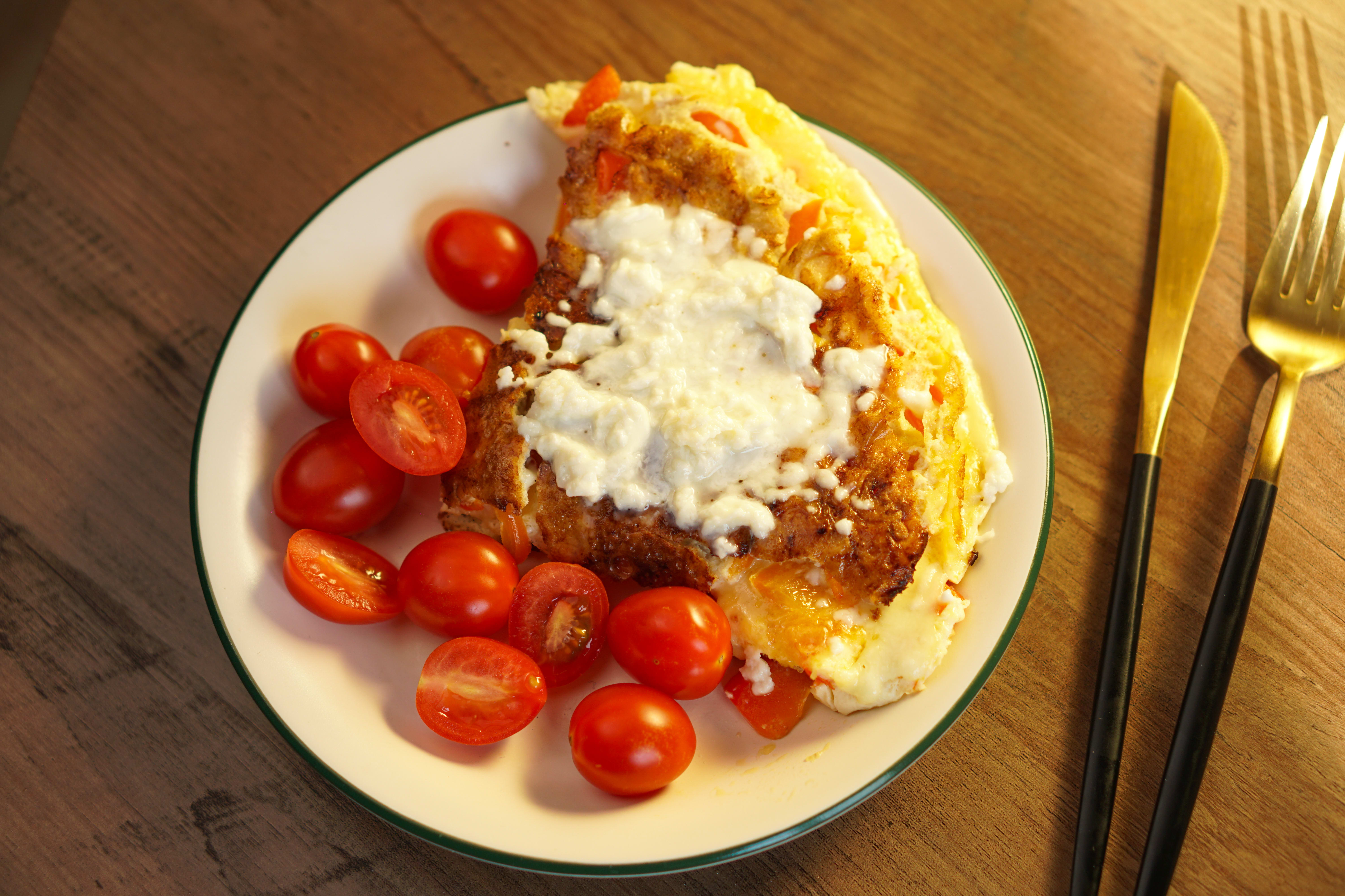 Vegetarijanski omlet sa mocarelom