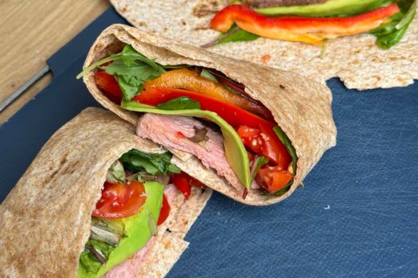 Fit Biftek tortilje sa avokadom i salatom
