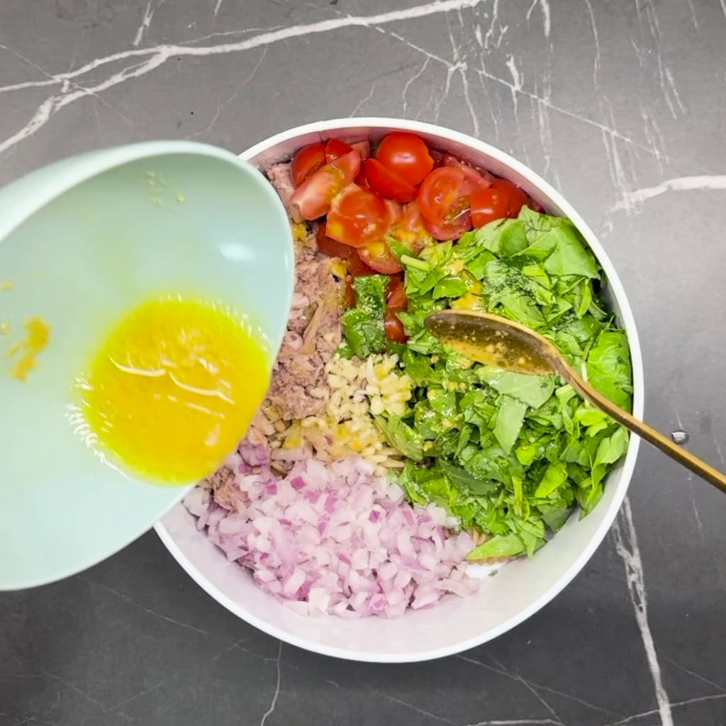 Priprema jela Tuna salata sa testeninom  faza 2