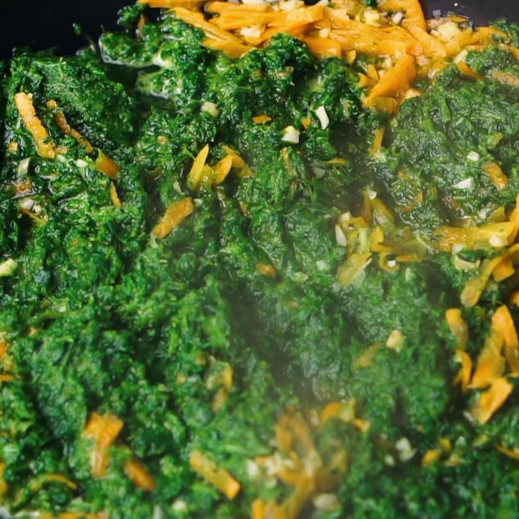 Priprema jela Njoke sa spanaćem i veganskim parmezanom faza 2