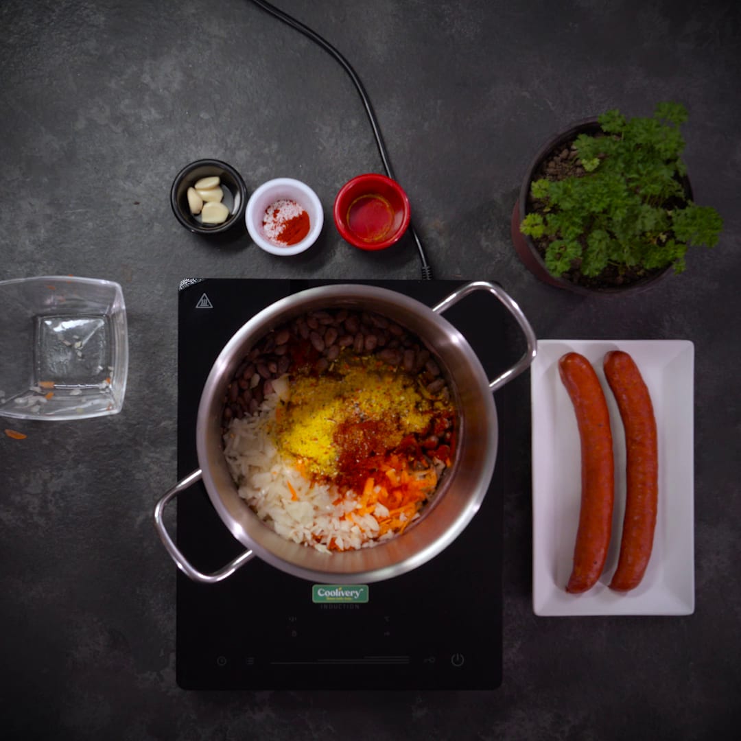 Priprema jela Pasulj sa kobasicama faza 3