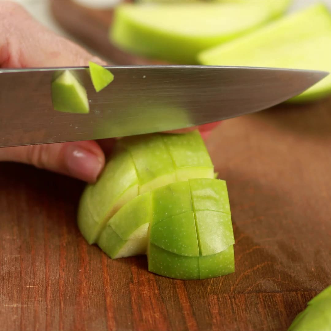 Priprema jela Voćna salata sa zapečenim bademom faza 1