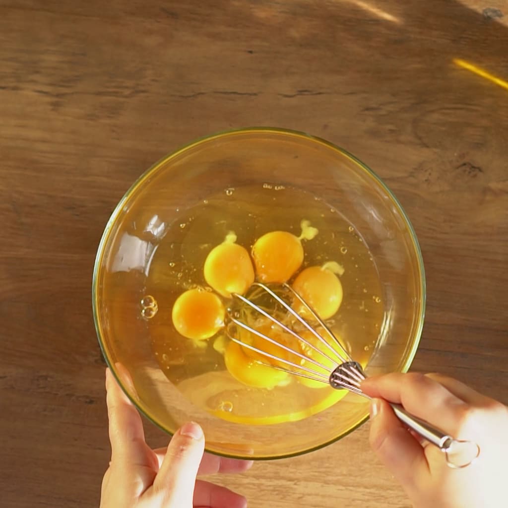 Priprema jela Vegetarijanski omlet sa mocarelom faza 1