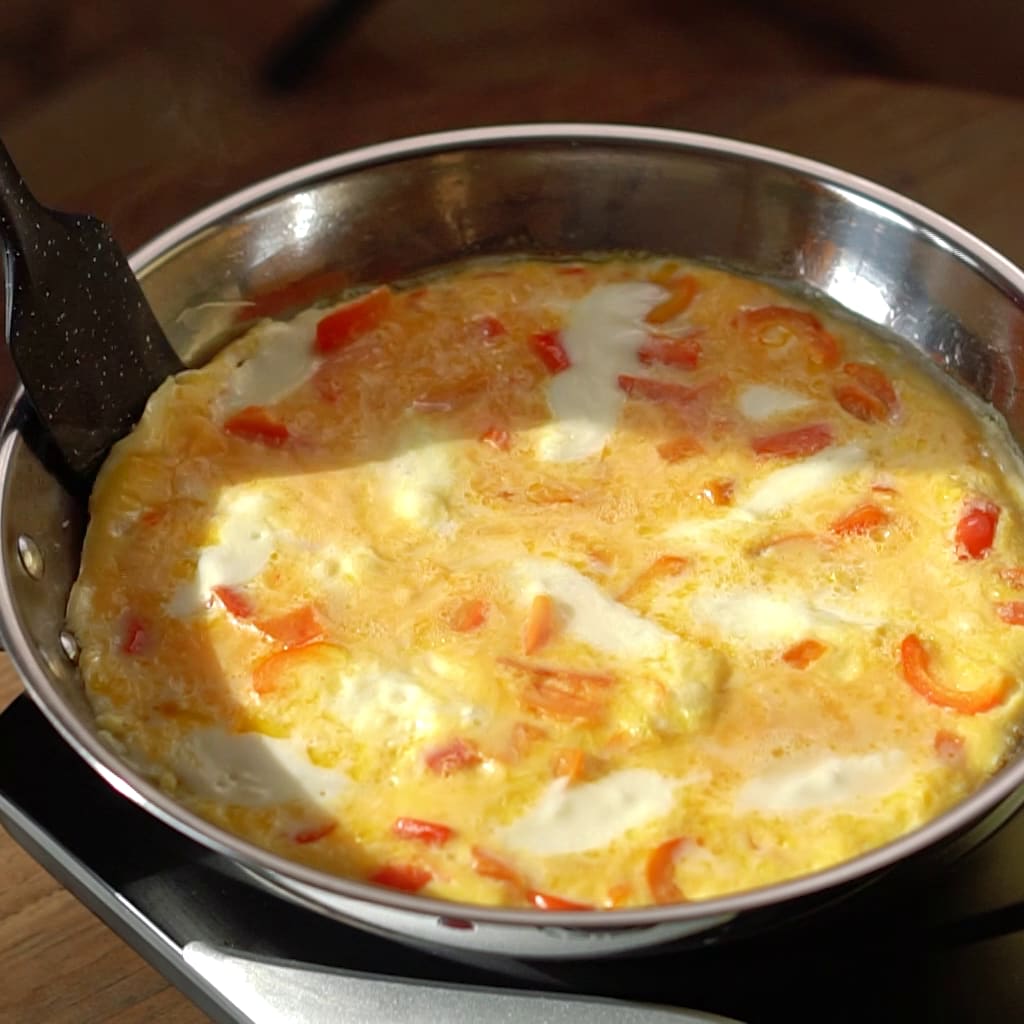 Priprema jela Vegetarijanski omlet sa mocarelom faza 2