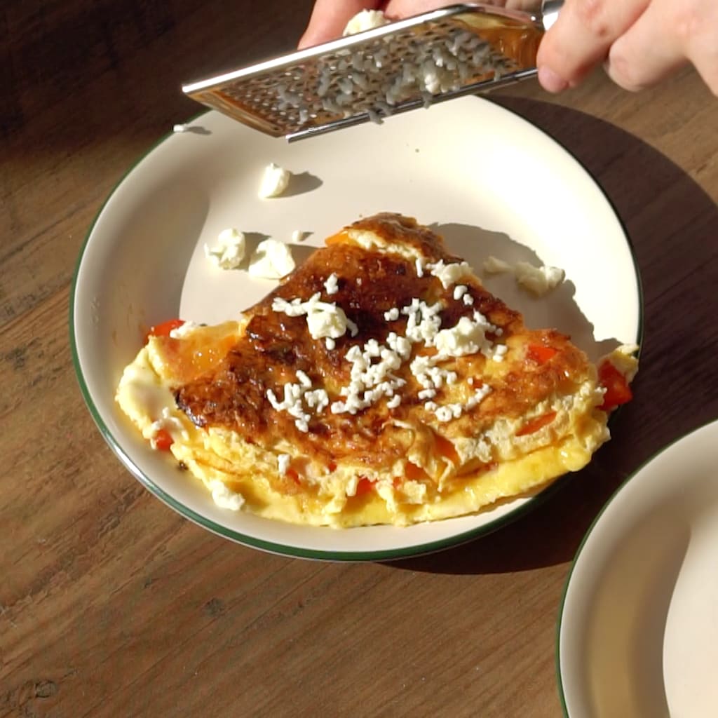 Priprema jela Vegetarijanski omlet sa mocarelom faza 3