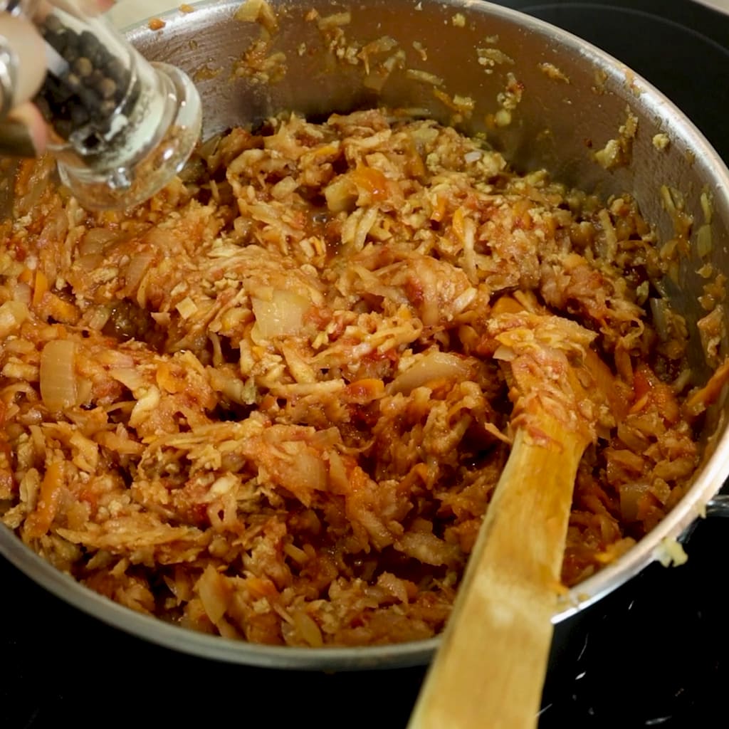 Priprema jela Veganske lazanje sa sejtanom faza 1