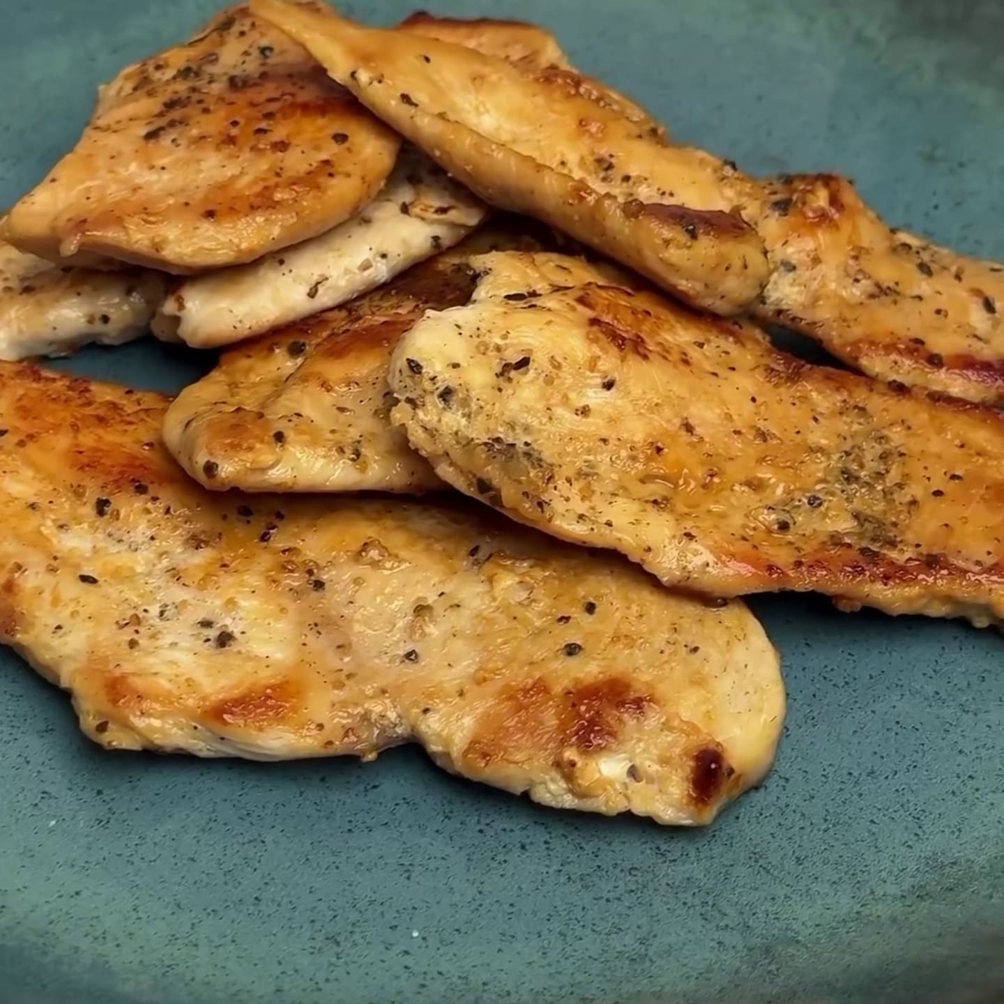 Priprema jela Kinoa salata sa piletinom i avokadom faza 1