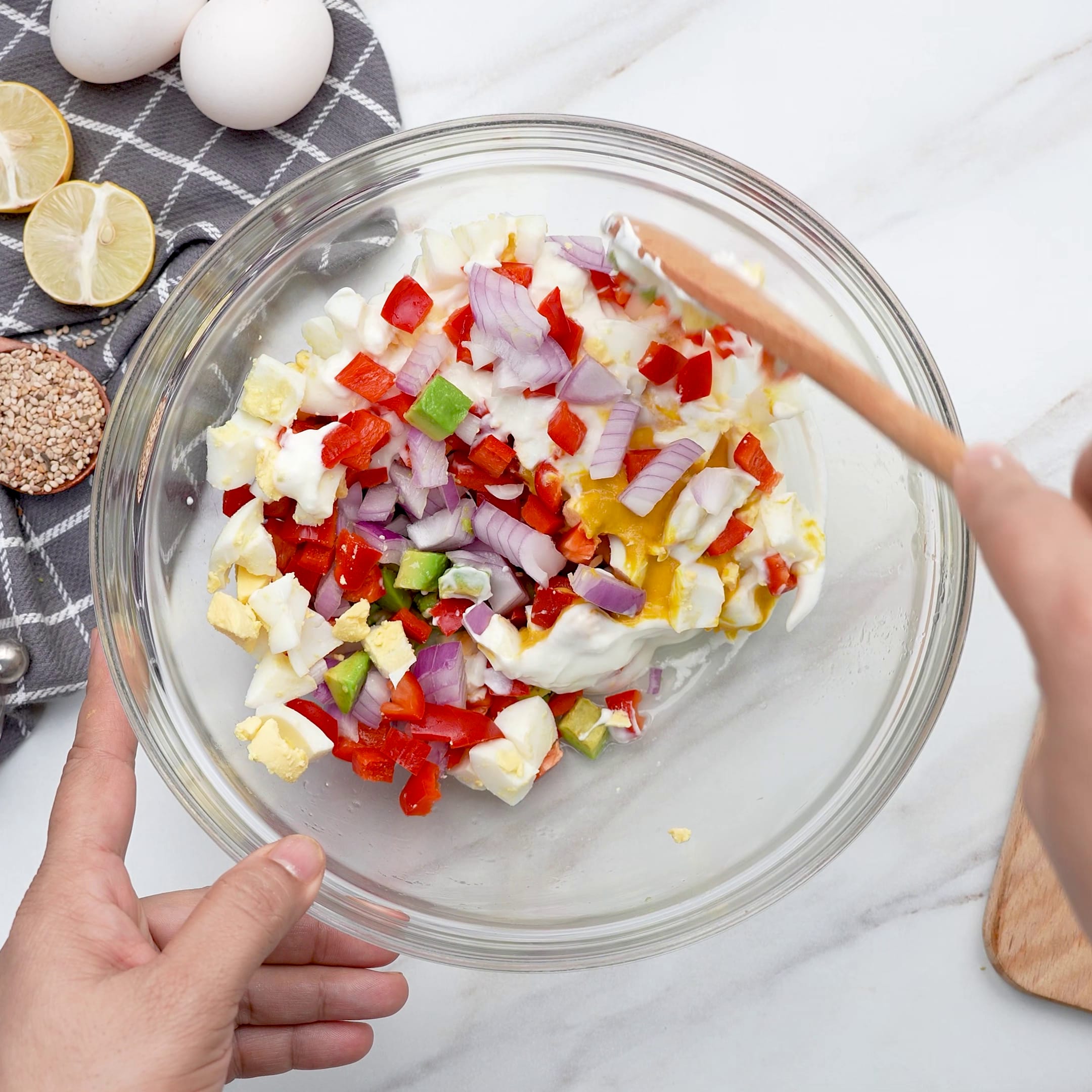 Priprema jela Jaja i avokado obrok salata faza 2
