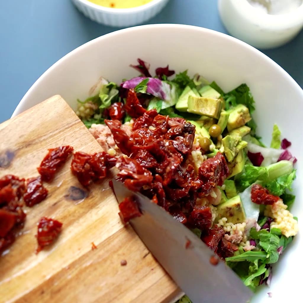 Priprema jela Dašina brza obrok salata sa sušenim paradajzom faza 1