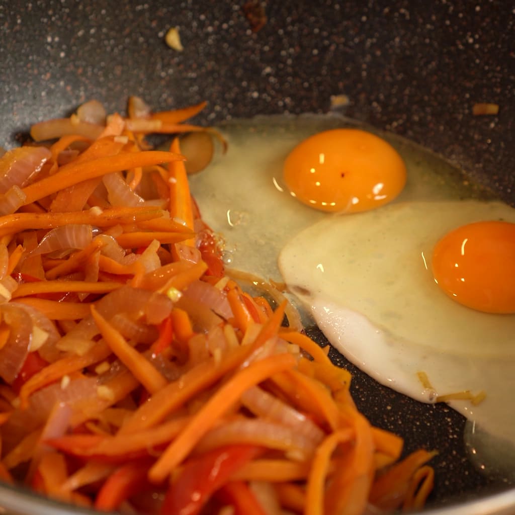 Priprema jela Pad Thai sa piletinom faza 2