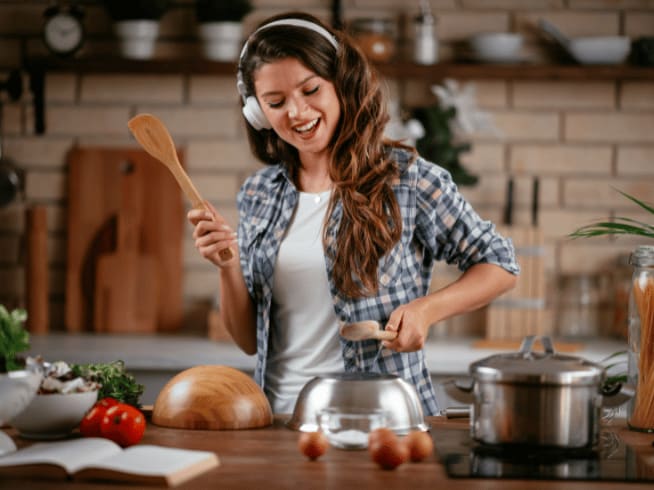 Muzika i hrana—kako zvuk utiče na tvoj ukus?