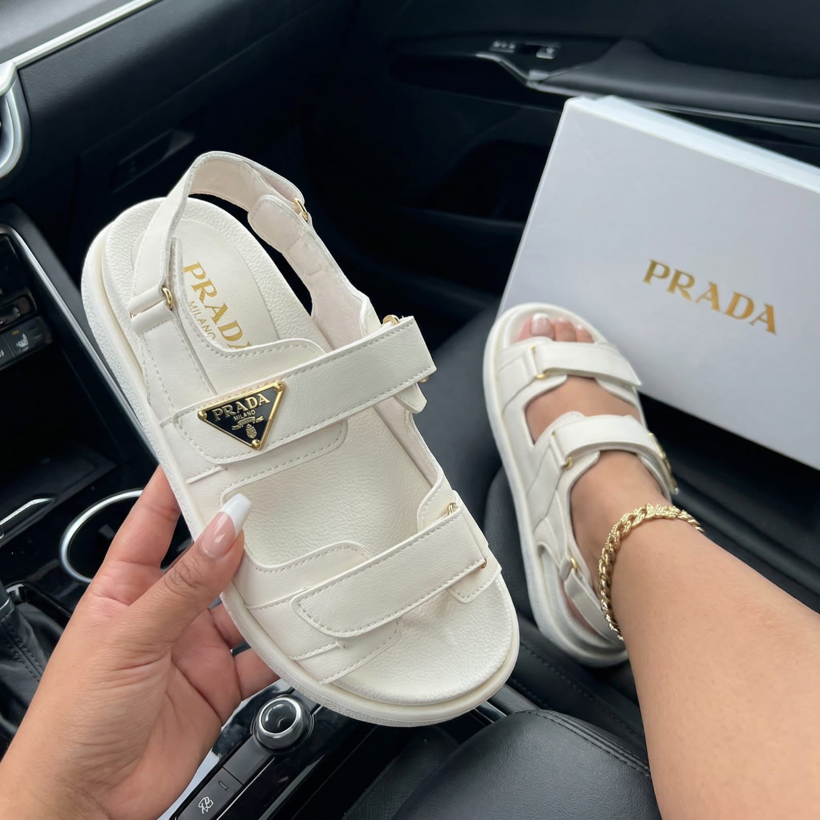 Chanclas Prada