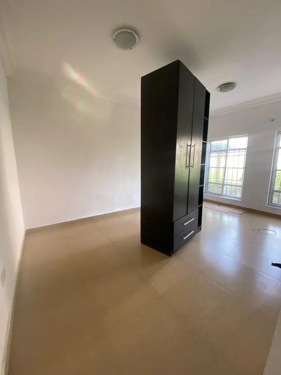 4-bedroom rental in Sangotedo — photo 4