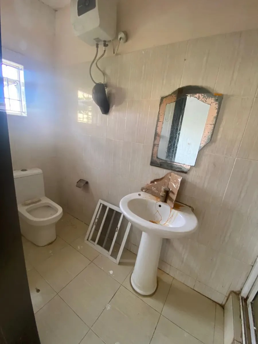 4-bedroom rental in Sangotedo — photo 5