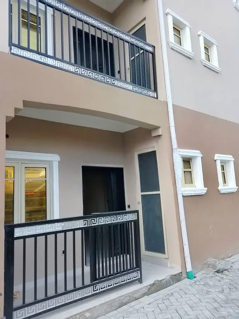 2-bedroom rental in Lakowe — photo 1